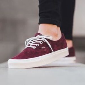 💥Maroon suede classic low top vans💥